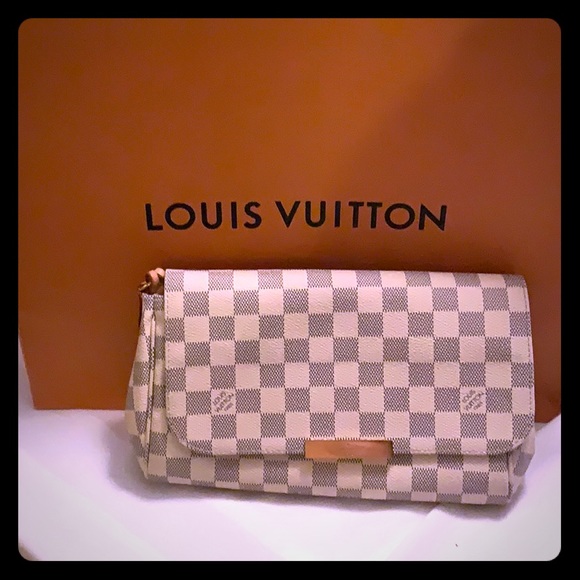 Louis Vuitton Handbags - Louis Vuitton Favorite MM crossbody
